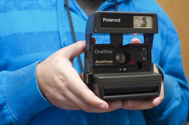 How to Change Batteries on the Polaroid 600 OneStep Express | eHow