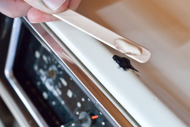 How to Retouch a Chip in a Stove's Enamel (with Pictures)