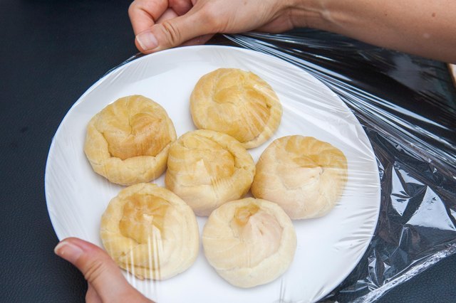 How to Store Cream Puffs (with Pictures)  eHow