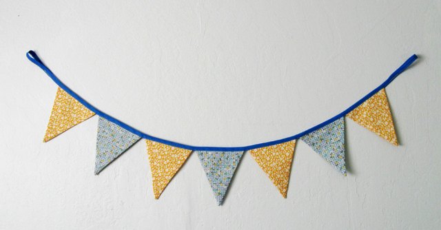 easy-diy-on-how-to-sew-a-flag-bunting-ehow