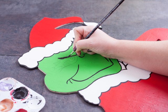 How to Make Wood Cut Outs of the Grinch with Pictures eHow