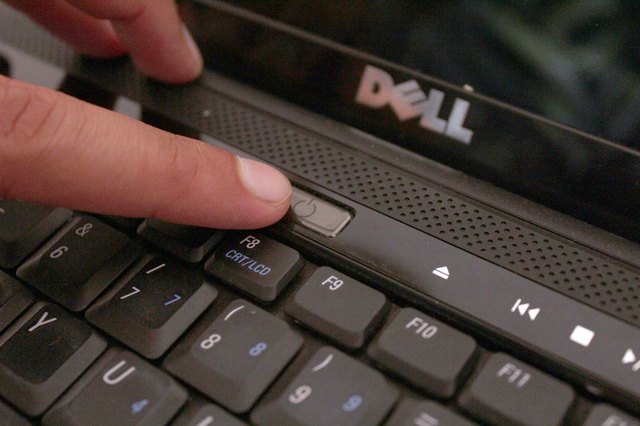 How to Reset a Dell Laptop Battery (with Pictures) | eHow