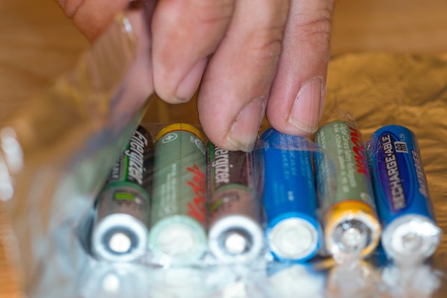 How To Resurrect A Dead Rechargeable Battery With Pictures Ehow