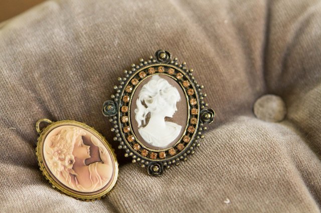 How to Appraise Antique Cameo Rings (with Pictures)  eHow