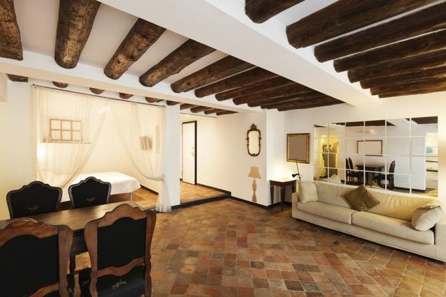 White isn't the only choice for wall paint with terra-cotta floors. White isn't the only choice for wall paint with terra-cotta floors.