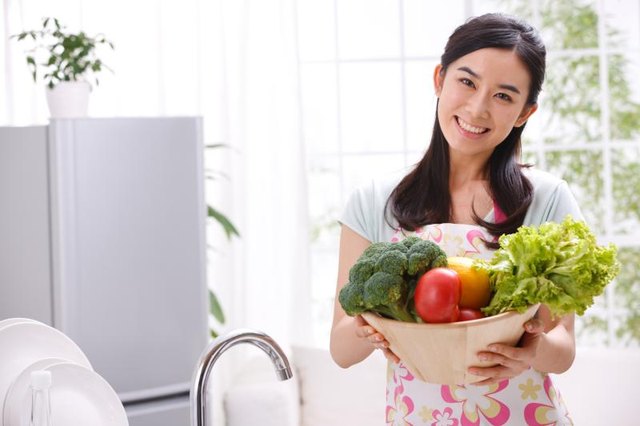 Certain healthy foods can help lower stress. Certain healthy foods can help lower stress.