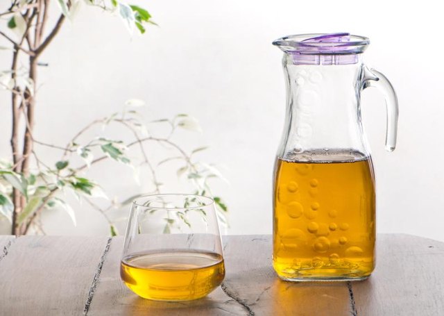 Apple juice provides some calories on your clear liquid diet. Apple juice provides some calories on your clear liquid diet.