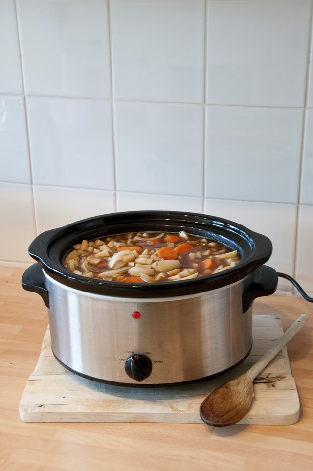 Slow cooker