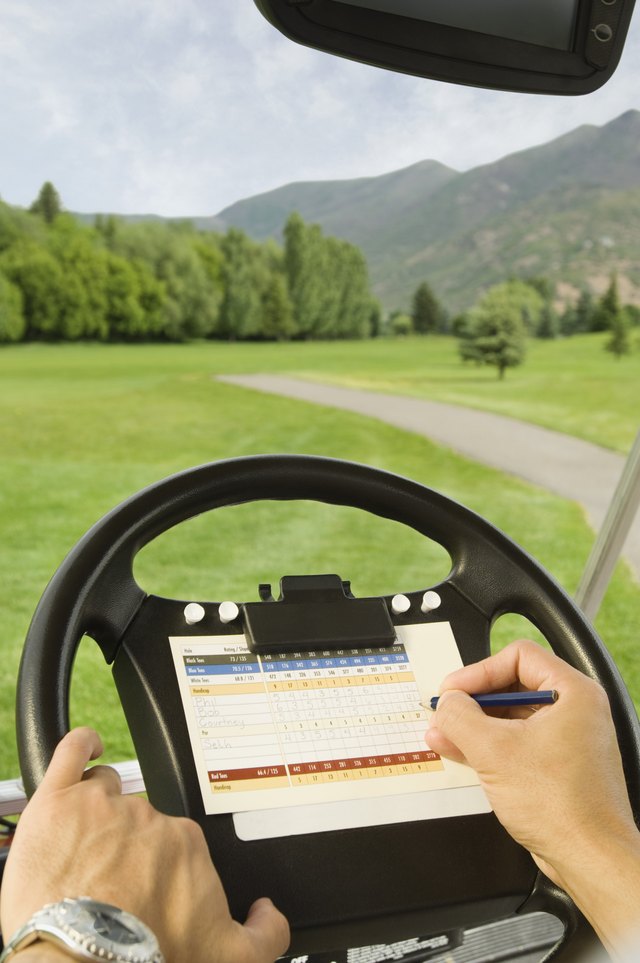 Calculate the number of players who either missed the cut or failed to turn in a scorecard.