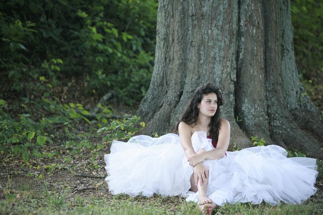 Keep crinoline hung on a hanger to help prevent wrinkles from forming.