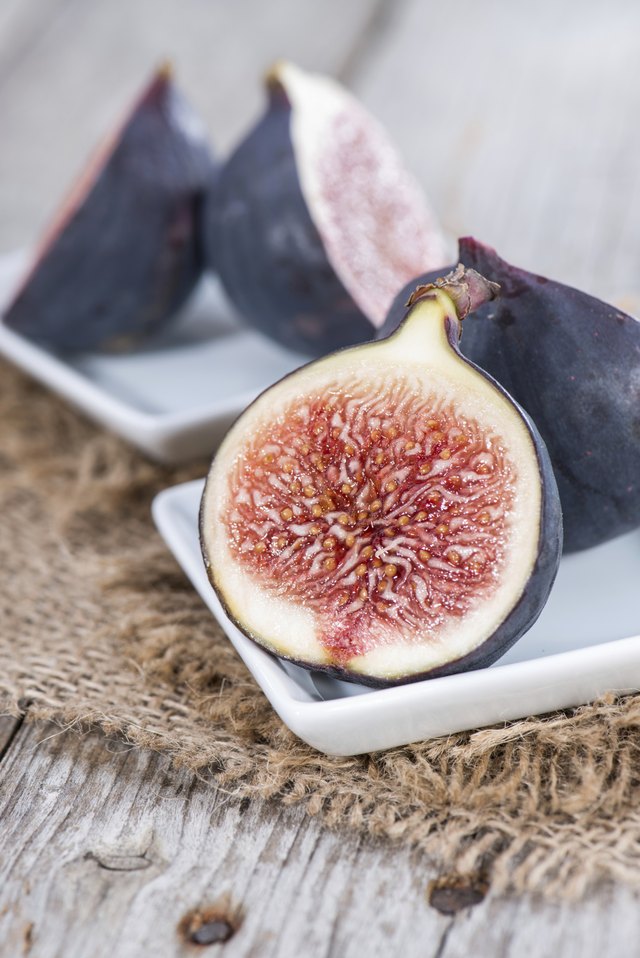 Sliced figs