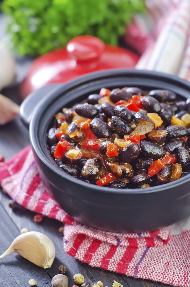 Add chili sauce and baked beans to your baseball party.