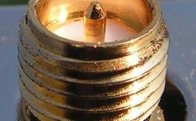 SMA type connector. Author: pl:Wikipedysta:Lzur