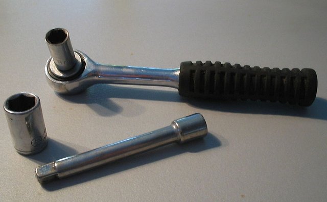 Socket wrench