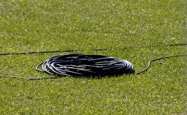 An example of undamaged exterior coax cable.