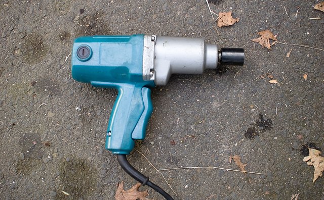 Impact torque wrench