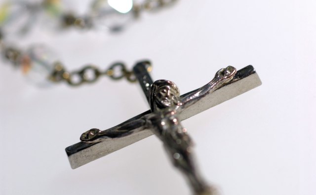 Baptized people not of the Catholic faith can receive Catholic funeral rites.
