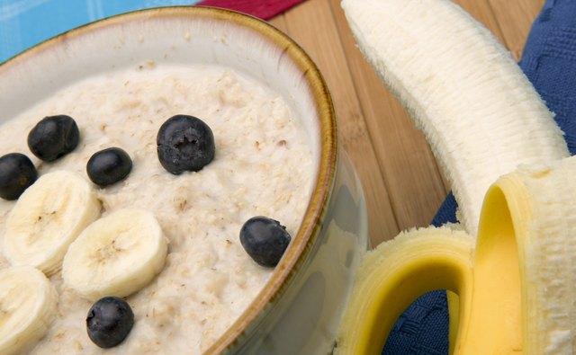 Ready-to-eat oatmeal can be augmented with fresh fruit.