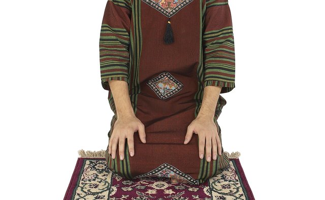 Many devout Muslims do not have beards.