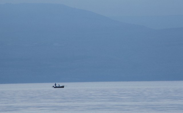 Jewish fishermen who stripped while working at sea clothed themselves before returning to shore.