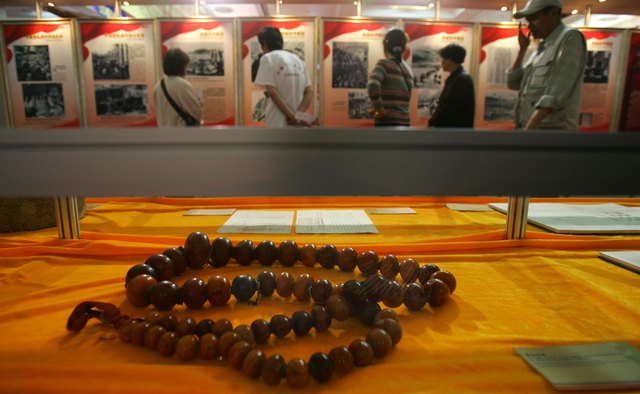 Juzu beads help prepare participants for a heightened spiritual state.
