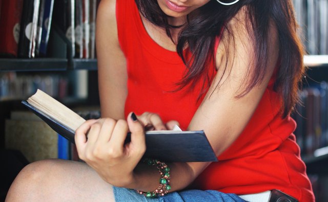 Setting goals and previewing what you read improves concentration.