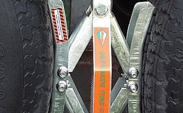 Ultimate chock for tandem axle trailer
