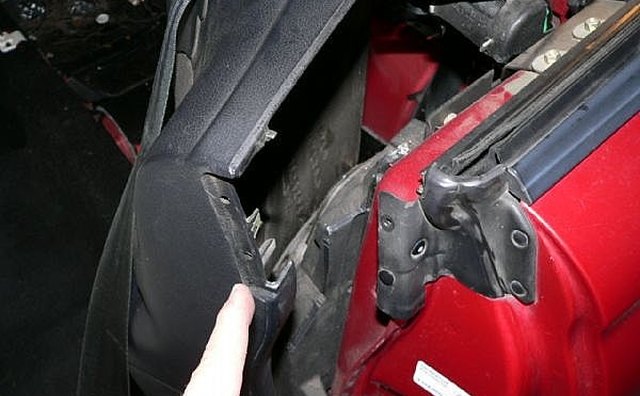 Disconnecting siden back panels