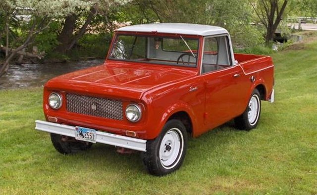 Scout 80 from the 1960s with vacuum windshield wipers