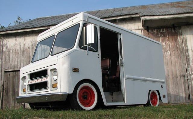 A standard all-purpose Chevrolet step van