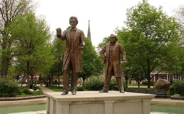 Statue of the Lincoln/Douglas Debates (photo by IvoShandor, CC Attribution ShareAlike 3.0 License)
