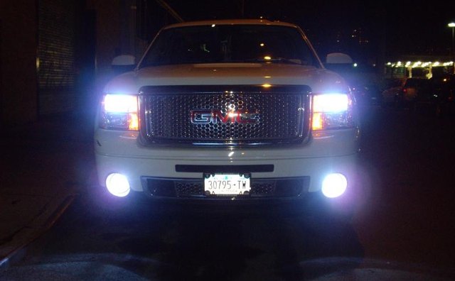 Xenon lights, courtesy ambiancecustoms.com