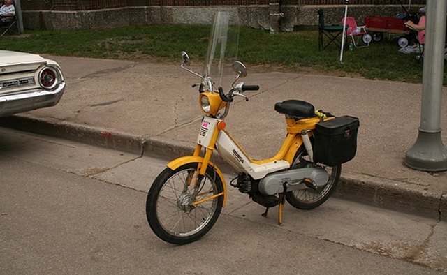 A Honda PA/50 Camino moped. Note the bicycle- type pedals.