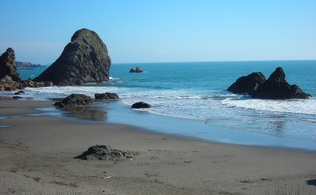 The Oregon coast is a romantic hot spot for couples.