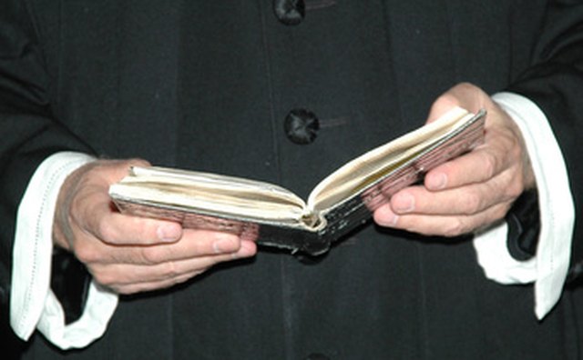 A missal frees the minister's hands.