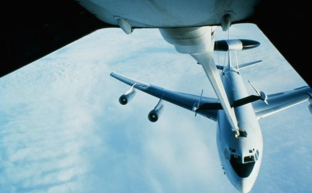 Jets refueling