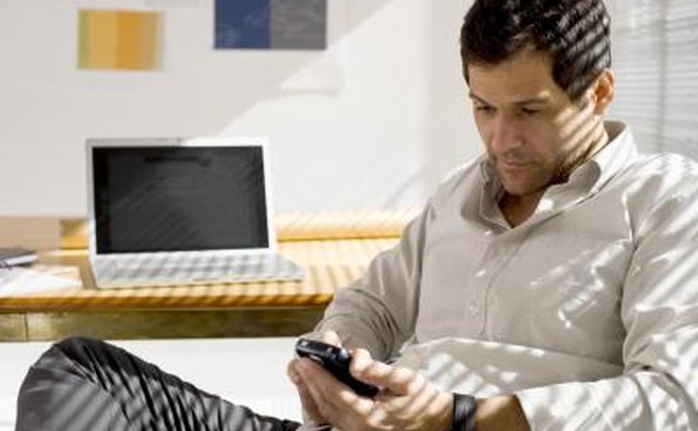 A hand-held electronic organizer makesit easy to jot down important dates while on the go.