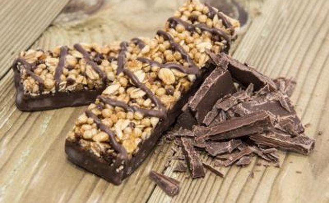 Homemade chocolate granola bars