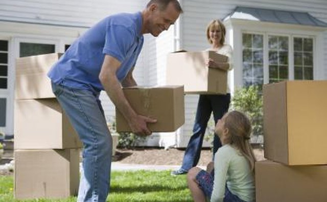 Decide on the items that you want to sell on eBay to make money.