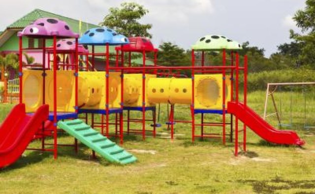 An area to play outside is suggested.