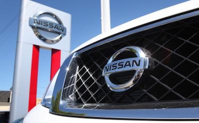 Nissan logo on Pathfinder vehicle