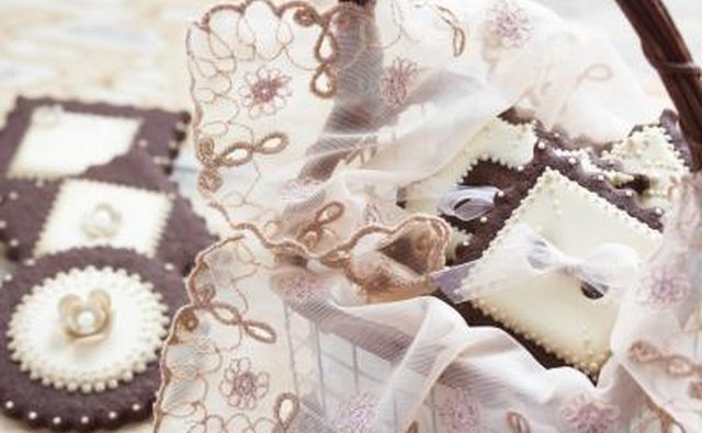Gift basket with cookies