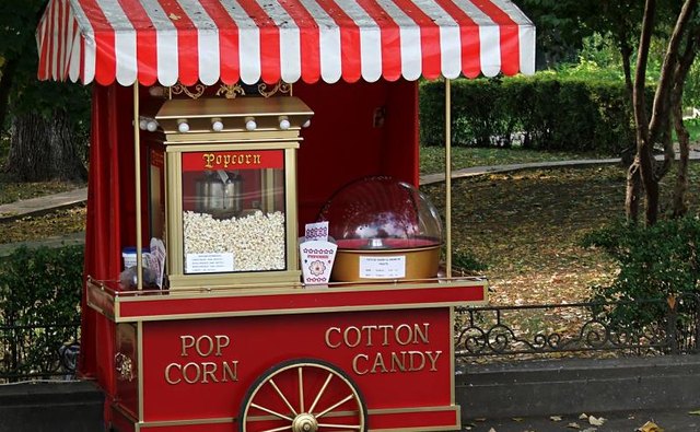 Popcorn and cotton candy machine