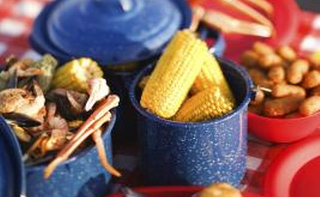 Picnics are a popular choice for summer homecomings.