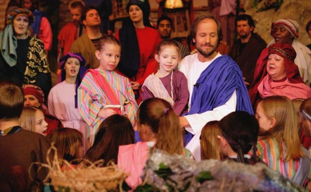 Children recreate bible story