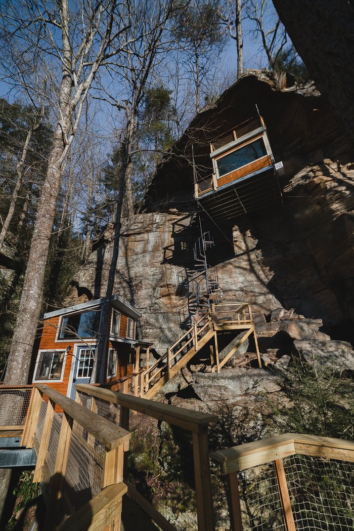 Cliff Dweller Is The First Cliff Mounted Treehouse Rental In Kentucky