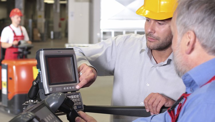 workers cooperation in warehouese