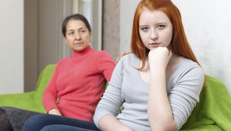 woman tries reconcile with daughter after quarrel
