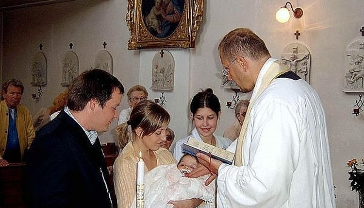 how-to-choose-godparents-for-a-roman-catholic-baptism-synonym