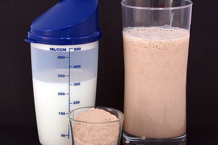 Prepara tus propias bebidas proteicas.